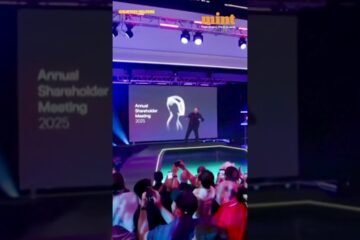 Elon Musk Dances With AI Robot Optimus At Tesla Shareholders Meet | WATCH